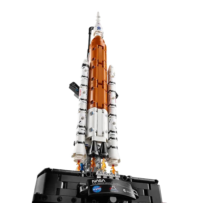 LEGO TECHNIC 42221 NASA  Artemis Space Launch System Rocket